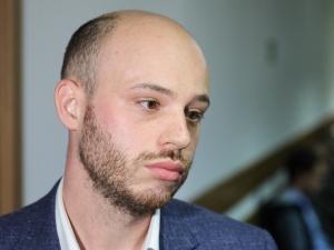 "Bredzącym o tym, jak to Janek jest »pionkiem PiS«...". Znany pisarz staje w obronie Jana Śpiewaka