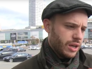 Znany reżyser histeryzuje: "Kiedy Trzaskowski zostanie prezydentem, PiS zrobi komisarzem W-wy Śpiewaka"
