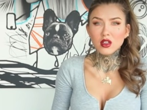 Celebrytka chciała wziąć udział w "Black Lives Matter". Nago. Wymalowała się brązową farbą. A tu zonk