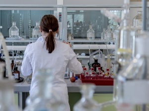 Niebezpieczny wzrost liczby zakażeń COVID-19. Tylko dziś odnotowano 576 nowych infekcji koronawirusem