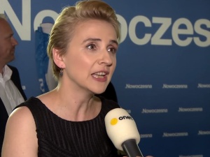"To szykany i zastraszanie!". JSW oburzona zatrzymaniem podejrzanej o rozwieszanie plakatów z Szumowskim