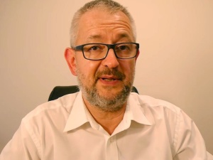 "Mein Kampf można kupić bez problemu". Burza w sieci po zablokowaniu przez Allegro książki Ziemkiewicza