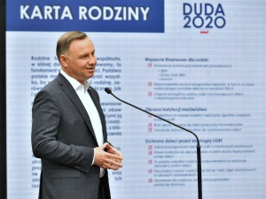[video] PAD: "Małżeństwo to związek kobiety i mężczyzny i takim pozostanie"