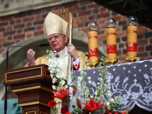 Abp Jędraszewski: groźby wobec osób, które nie zgadzają się na ideologie uwłaczające godności człowieka