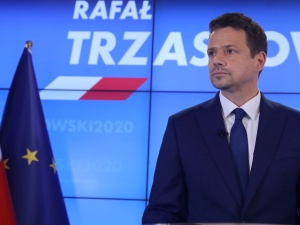 Odlot Trzaskowskiego. "Rząd nie radzi sobie z epidemią; prezydent nie zrobił nic"