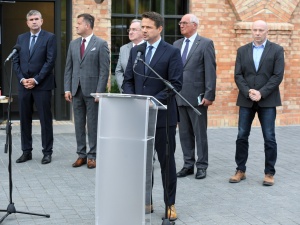 [video] "Zarzuty związane z kupowaniem dżemu". Trzaskowski szydzi z TVP po pytaniu o udział w defiladzie