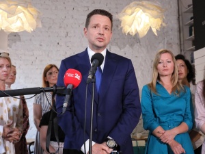 "W piątek składamy pozew". Kłopoty Trzaskowskiego
