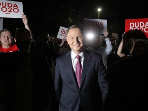 [NAJNOWSZY SONDAŻ] Social Changes. Kto wygrywa w II turze?