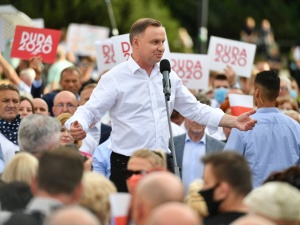 Jeden kongresmen chce odwołania wizyty PAD. Polityk PO: "Nikt nie przyniósł Polsce tyle wstydu, co Duda"