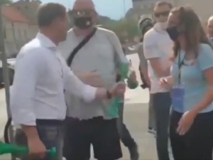 [video] Co to ma być? Sławomir Nitras zaatakował kontrmanifestanta