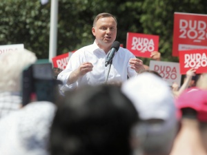 "Albo kłamie, albo jest niezrównoważony". Prezydent o słowach Trzaskowskiego ws. wieku emerytalnego