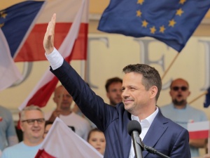 Prawy Sierpowy: Absurdalna kampania opozycji