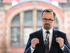 Horała: Nie ma mowy o bankructwie czy upadłości LOT-u