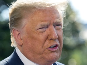 "Nareszcie". Trump: Upoważniłem rząd do aresztowania każdego, kto niszczy pomniki. Nie będzie wyjątków