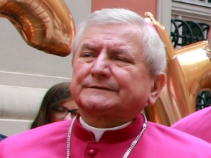 "Jeśli publikacje medialne znajdą potwierdzenie...". Episkopat zabiera głos ws. bp. Janiaka