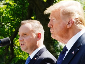 Duda: reprezentuję tutaj interesy Polski, a nie paraduję w Moskwie