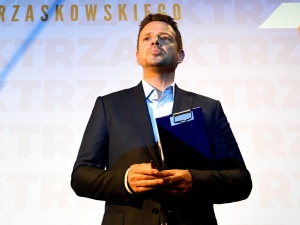 WP: Trzaskowski ma problem. Biedroń obrażony, Hołownia nie przekaże poparcia, a lider PSL...