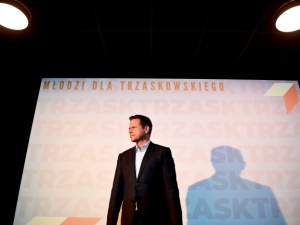 "Sklejka pomysłów Hołowni, Kosiniaka i... PiS". Pierwsze komentarze po publikacji programu Trzaskowskiego