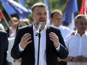 "Nie będziemy iść na układy z faszystami". Zandberg ostro o współpracy z Bosakiem i Konfederacją