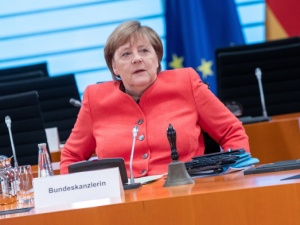 Merkel w Le Monde: Upadek Unii Europejskiej nie leży w interesie Niemiec