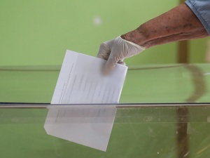 Wybory prezydenckie 2020. Szczecin: "Przewodniczący siedzi w koszulce znanej z wieców KOD"