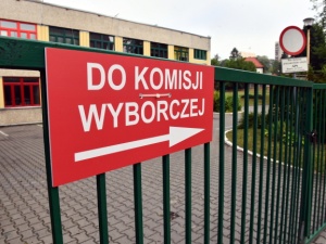 Głosowanie korespondencyjne, dopisanie do spisu, głosowanie na wakacjach - poznaj ważne informacje