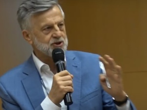 "Upadek standardów". Środowisko naukowe przeciwko nadaniu tytułu profesora Andrzejowi Zybertowiczowi