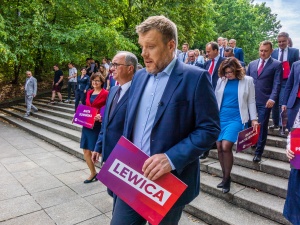 "200 tys. zł w siedem miesięcy. Partyjna arystokracja". Szokujące zarobki działaczy partii Razem