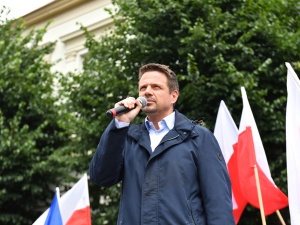 "Oczywiście, że w stu procentach się z panem zgadzam". Co Trzaskowski obiecał Hołowni?