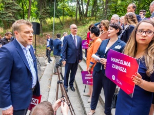 Partia Razem odpowiada na zarzuty ws. ogromnych wypłat dla działaczy. Mnożą się pytania i wątpliwości
