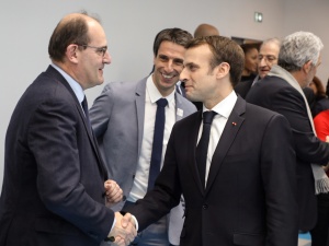 Macron mianował nowego premiera. Francuzi nazywają go "panem od wychodzenia z kwarantanny"