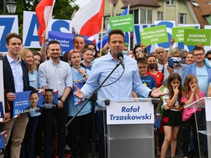 [WIDEO] "Kaleta i Ozdoba to ministrowie, a zachowali się jak chłopcy". Trzaskowski broni Nitrasa
