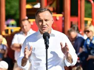 Prezydent chce przedstawić projekt zmian w Konstytucji. Chodzi o adopcję dzieci przez pary jednopłciowe