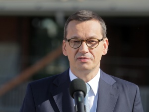 "Tak kogucik pieje, jak wiatr zawieje". Premier Morawiecki o obietnicach wyborczych Rafała Trzaskowskiego