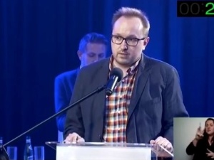 Urzędnik z Żoliborza zadawał Trzaskowskiemu pytanie jako dziennikarz. Jest komentarz Ratusza