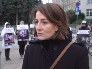 "Panom w sutannach głoszącym nienawiść...". Ostaszewska oskarża księży i polityków o podjudzanie ws. LGBT