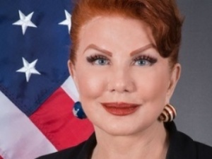 "Chciałabym podkreślić, że niedawna różnica zdań...". Ambasador Mosbacher usiłuje łagodzić sytuację