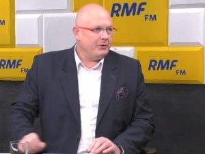"Nie mam pamięci do liczb", "Jestem zaskoczony", "Poddaję się". Kompromitacja sztabowca Trzaskowskiego