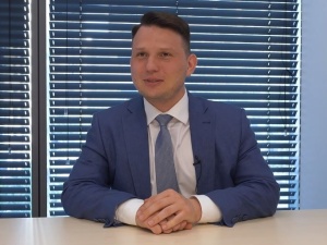 [video] Mentzen: "Trzaskowski jest pustym dzbanem, który można wypełnić dowolną treścią"
