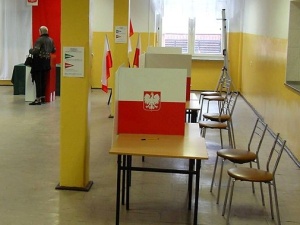 Zrywanie plakatów i umieszczanie na nich obraźliwych napisów. Już 137 incydentów łamania ciszy wyborczej