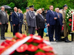 "Ekshumacje są konieczne. Groby muszą przestać być bezimienne". Kasprzyk o ludobójstwie na Wołyniu