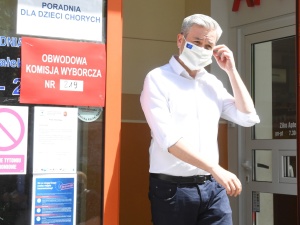 Okno w warszawskiej siedzibie SLD ostrzelane z broni pneumatycznej