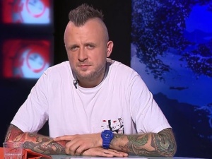 Ojej. Kuba Wątły nazwał Polaków "biomasą". Teraz oburza się na hejt
