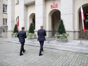 Zaskakujący wpis Najwyższej Izby Kontroli: "Dziękujemy posłom Szczerbie i Jońskiemu"