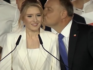 "Gdyby młoda Dudzianka była babą z jajnikami.." Tym razem Gretkowska obrała sobie za cel Kingę Dudę