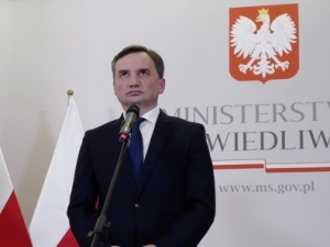 Z. Ziobro proponuje uchwałę Sejmu, która nie zgodzi się na powiązanie "praworządności" z budżetem UE