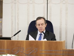 Nieoficjalnie: Dziś wieczorem spotkanie większości senackiej. "Uciąć spekulacje o przejściach do PiS"