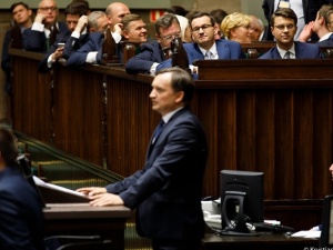 "Zmiany personalne i zmiany pod kątem struktury resortów". Co planuje rząd w ramach rekonstrukcji?