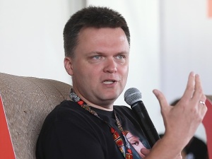 "Dzwoń, pisz. Pomożemy". "Antysystemowy" Hołownia odpowiada Budce na propozycję współpracy