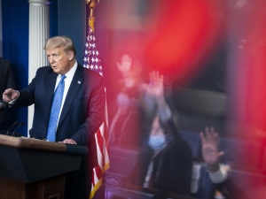Trump: "Demokraci jak zwykle krzywdzą pracujących mężczyzn i kobiety w naszym kraju!"